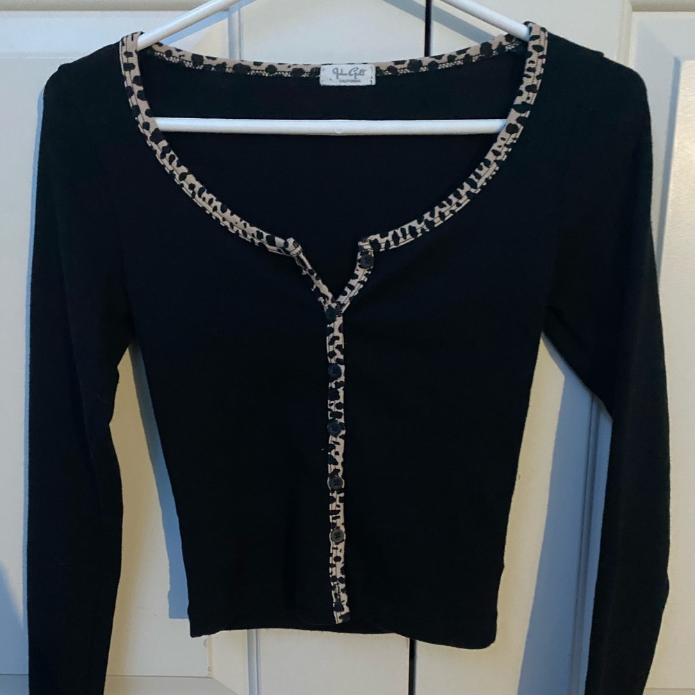 Black zelly long sleeve top (cheetah detailing)